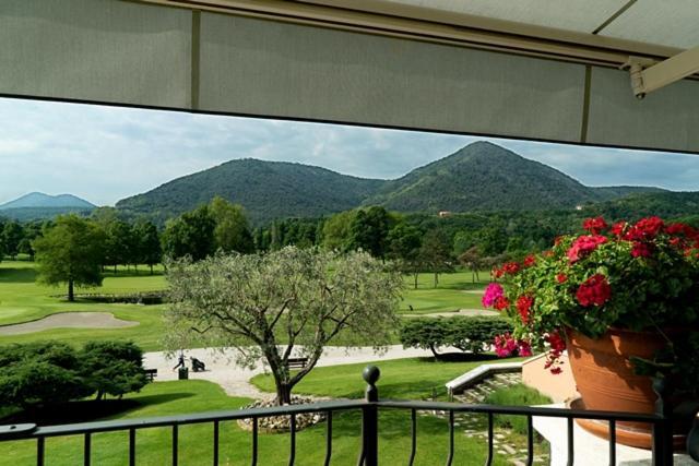 Hotel Golf Club Padova - Relais Graya Galzignano Terme Esterno foto
